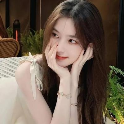 校园实拍：某影后之女出道颜值引争议，网友群嘲